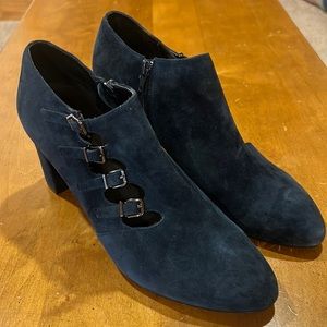 NWOT David Tate Navy Blue Suede Pumps Size 11
